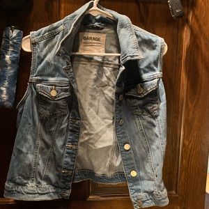 Jean Vest